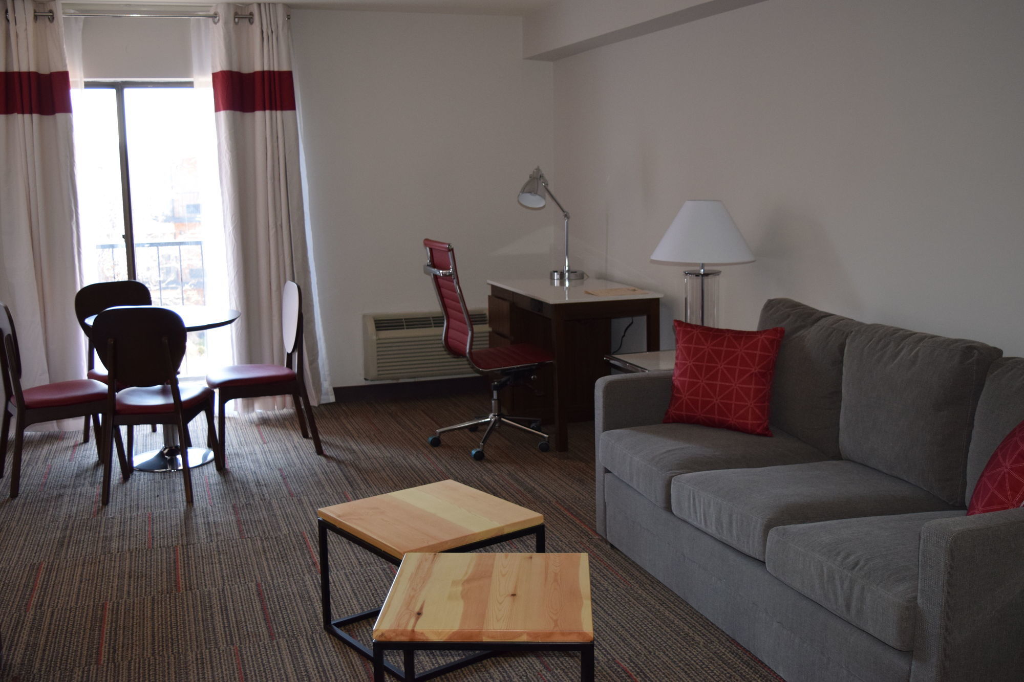 Four Points By Sheraton Detroit Novi Room photo