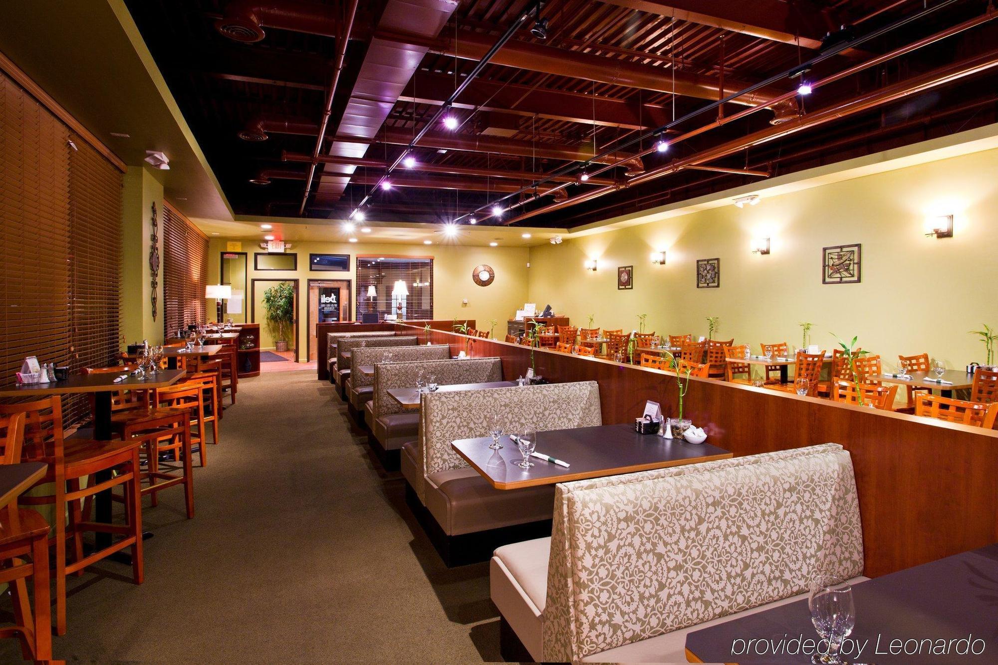 Four Points By Sheraton Detroit Novi Exterior photo