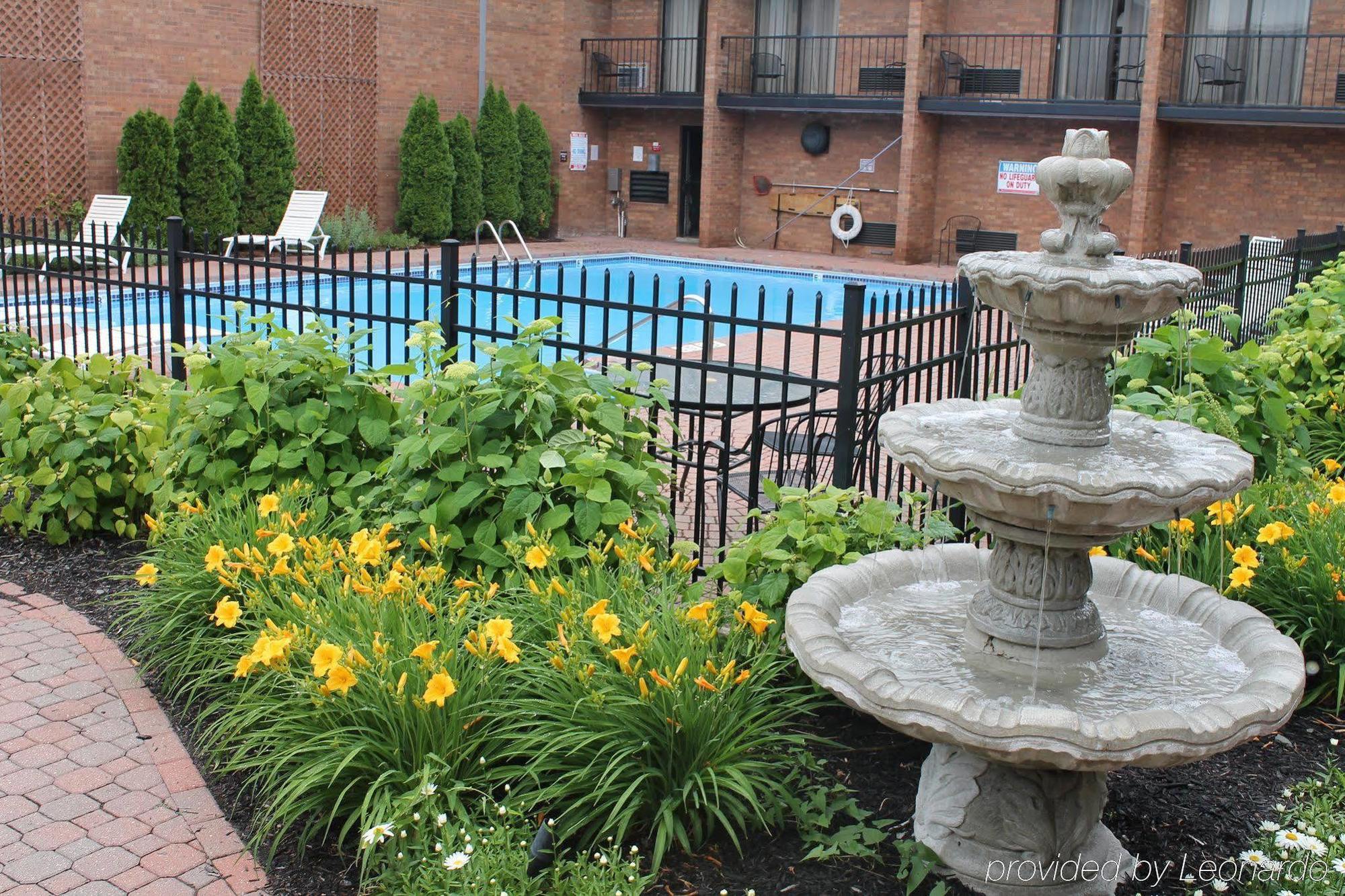 Four Points By Sheraton Detroit Novi Exterior photo